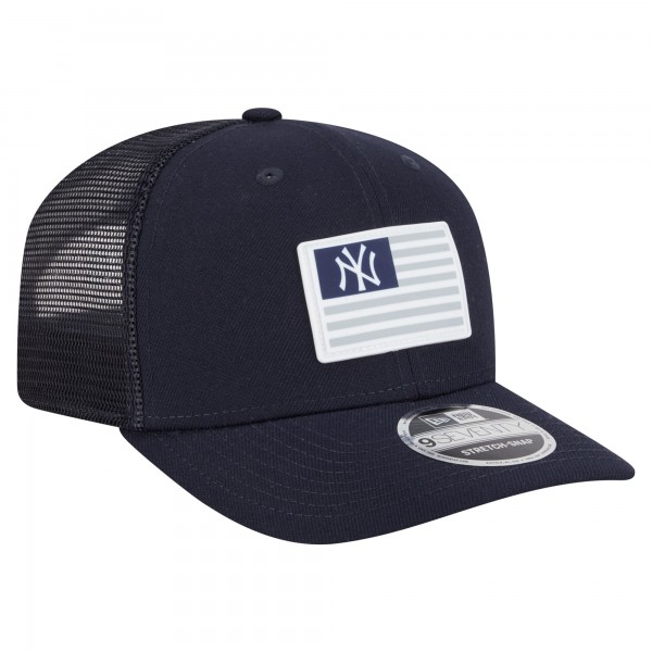 Бейсболка New York Yankees New Era Navy Flag 9SEVENTY Stretch-Snap