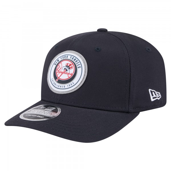 Бейсболка New York Yankees New Era Navy Circle Patch 9SEVENTY Stretch-Snap