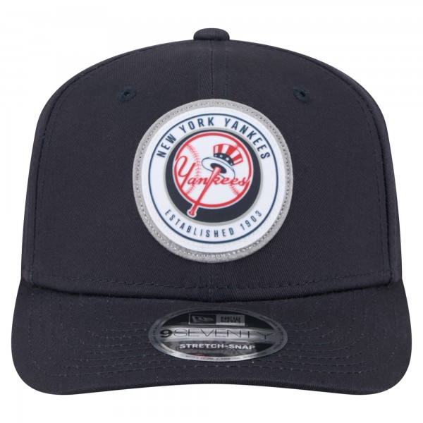 Бейсболка New York Yankees New Era Navy Circle Patch 9SEVENTY Stretch-Snap