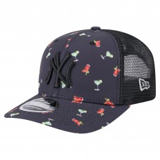 Бейсболка New York Yankees New Era Black Adventure Drinks Pattern 9SEVENTY Stretch-Snap