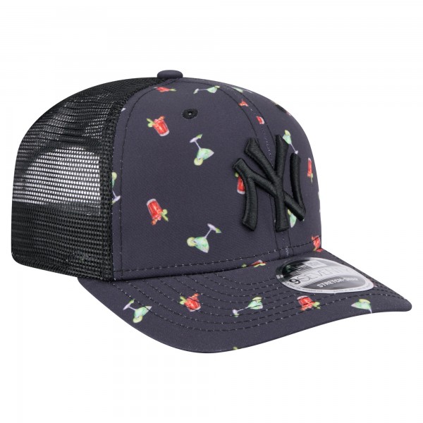 Бейсболка New York Yankees New Era Black Adventure Drinks Pattern 9SEVENTY Stretch-Snap