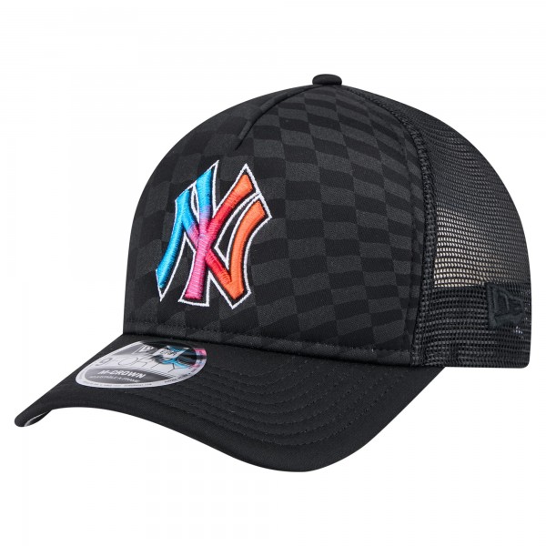 Бейсболка New York Yankees New Era Black Gradient 9FORTY A-Frame M-Crown Trucker