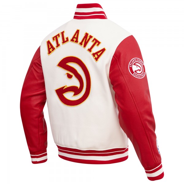 Бомбер на молнии Atlanta Hawks Pro Standard Retro Classic Varsity - Cream