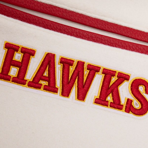 Бомбер на молнии Atlanta Hawks Pro Standard Retro Classic Varsity - Cream