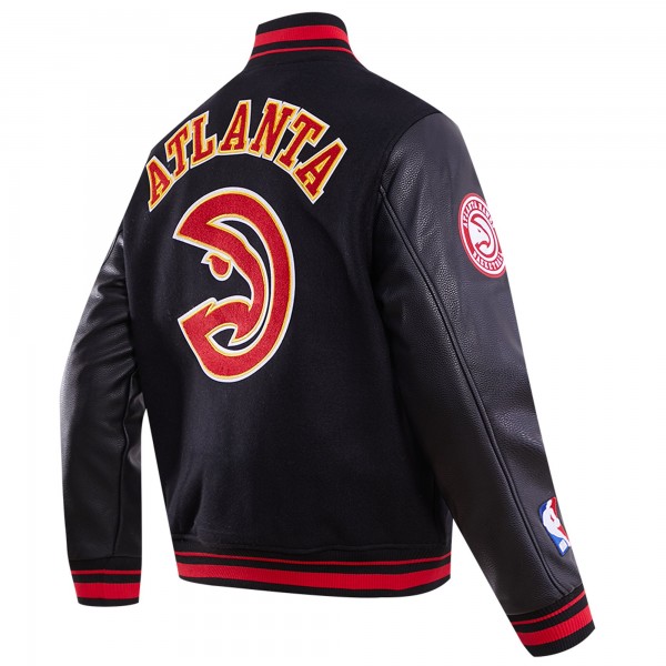 Бомбер на молнии Atlanta Hawks Pro Standard Retro Classic Varsity - Black