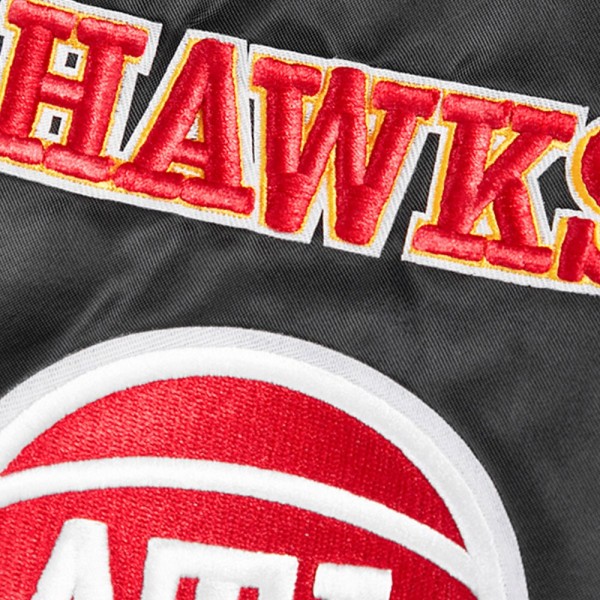 Бомбер Atlanta Hawks Pro Standard  Retro Classic Satin - Black
