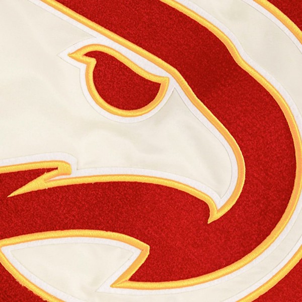 Бомбер Atlanta Hawks Pro Standard  Retro Classic Satin - Cream