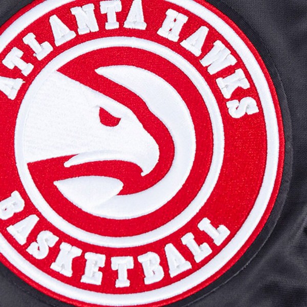 Бомбер Atlanta Hawks Pro Standard Script Tail Satin - Black