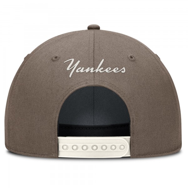 Бейсболка New York Yankees Nike Brown Rise Performance