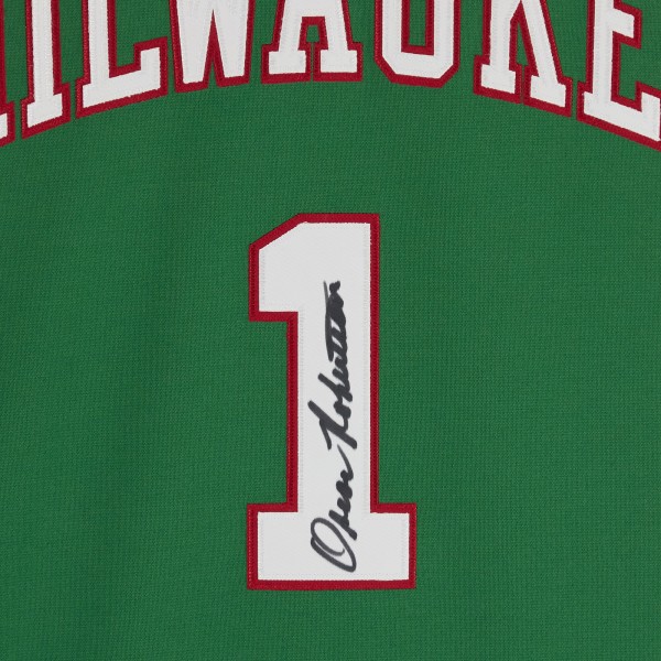 Oscar Robertson Milwaukee Bucks Autographed Fanatics Authentic Mitchell & Ness Green 1970-71 Authentic Jersey - Front Signed