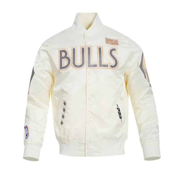 Куртка на кнопках Chicago Bulls Pro Standard Cream 2024/25 City Edition Chenille Satin