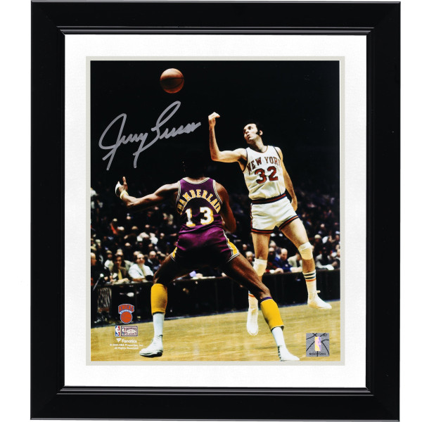 Фото с автографом Jerry Lucas New York Knicks Fanatics Authentic 8 x 10 Passing vs. Los Angeles Lakers