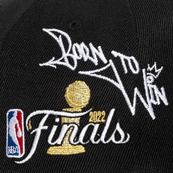 Бейсболка Golden State Warriors Mitchell & Ness Black 2022 NBA Finals Born To Win Pro Crown