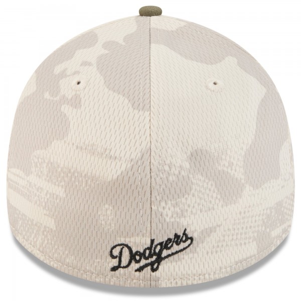 Бейсболка Los Angeles Dodgers New Era Light Beige/Olive 2025 Armed Forces Day 39THIRTY
