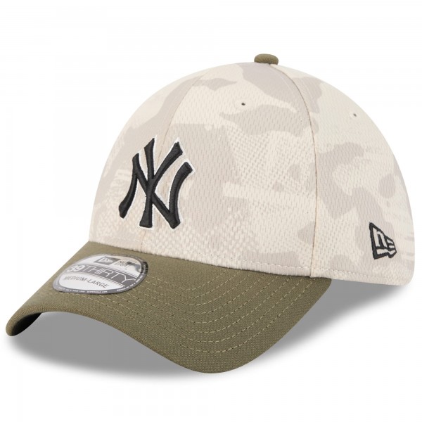 Бейсболка New York Yankees New Era Light Beige/Olive 2025 Armed Forces Day 39THIRTY