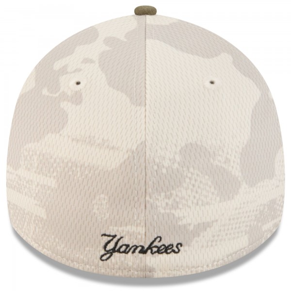Бейсболка New York Yankees New Era Light Beige/Olive 2025 Armed Forces Day 39THIRTY