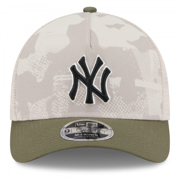 Бейсболка New York Yankees New Era Light Beige/Olive 2025 Armed Forces Day 9FORTY M-Crown A-Frame