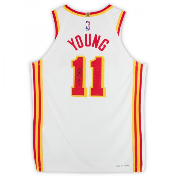 Игровая джерси Trae Young Atlanta Hawks Autographed Fanatics Authentic White Nike Association Edition Authentic