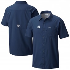 New York Yankees Columbia Navy Slack Tide Omni-Wick Button-Up Camp Shirt