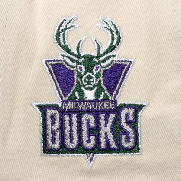 Бейсболка Milwaukee Bucks Mitchell & Ness Cream/Purple Soul Festival Staggered Zag Pro Pinch
