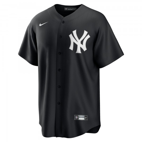 Джерси New York Yankees Derek Jeter Nike Black Replica Player