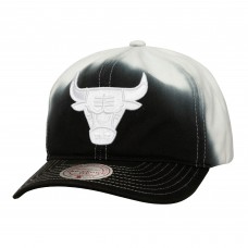 Бейсболка Chicago Bulls Mitchell & Ness Black/White Dip Dye Pro Crown