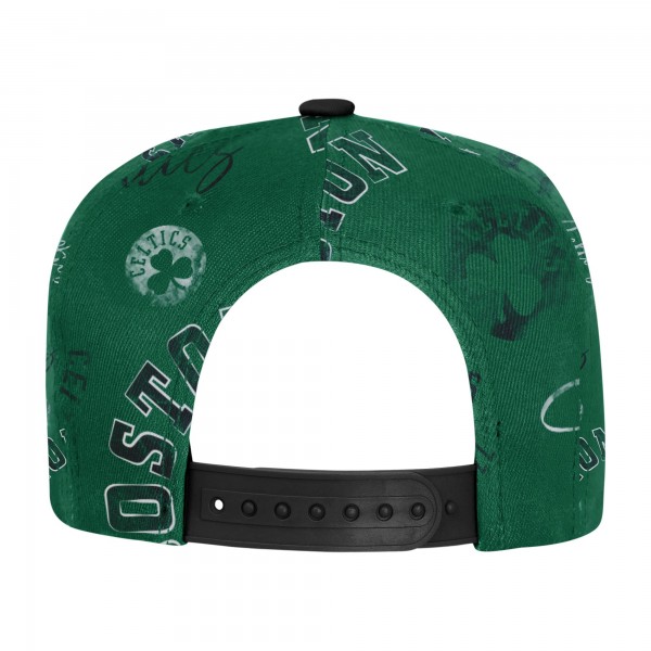 Подростковая Boston Celtics Outerstuff Kelly Green Street Hooper Allover Print Snapback Hat