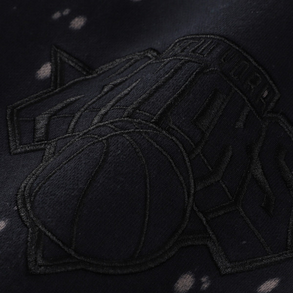 Толстовка New York Knicks New Era Black Injection Bleached Out Raw Edge