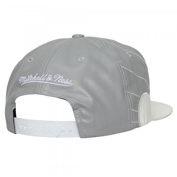 Бейсболка Chicago Bulls Mitchell & Ness Gray/White Day 12 Two-Tone Faux Leather