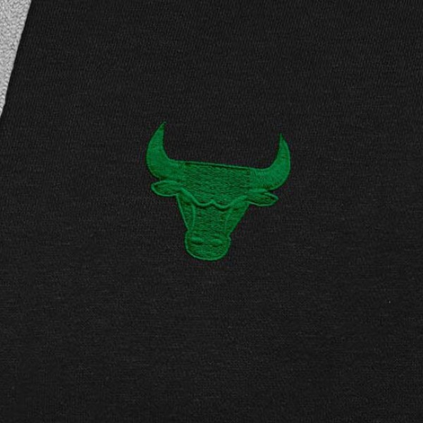 Толстовка Chicago Bulls Antigua Black St. Patricks Day Victory Raglan