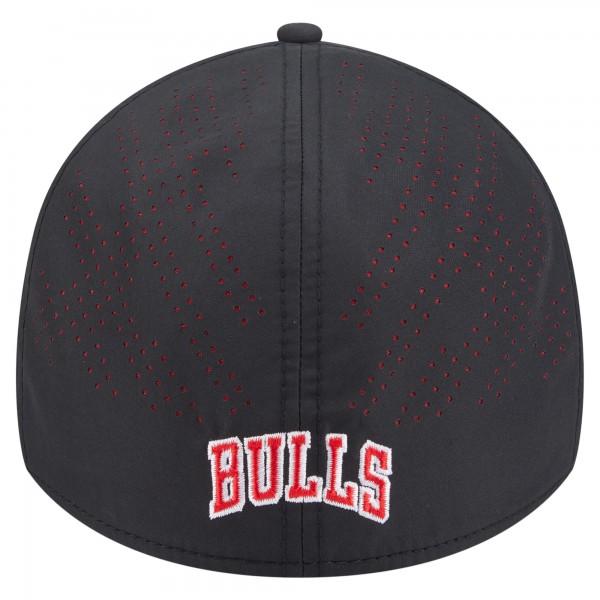 Бейсболка Chicago Bulls New Era Black Night 39THIRTY