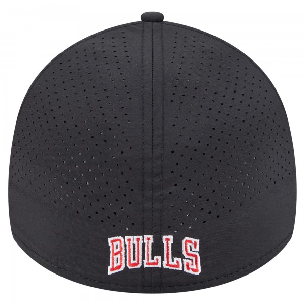 Бейсболка Chicago Bulls New Era Black Featherweight Poly Rope Flex 39Thirty