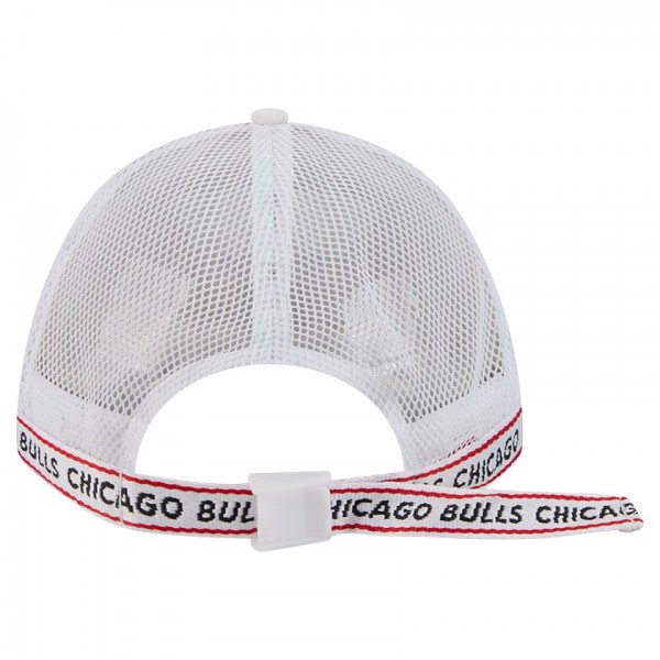 Бейсболка Chicago Bulls New Era White Featherweight Team Tape 9FORTY M-Crown A-Frame