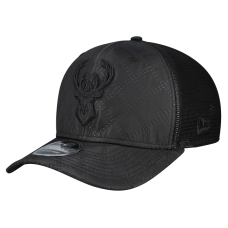 Бейсболка Milwaukee Bucks New Era Black Quilted 9SEVENTY Trucker