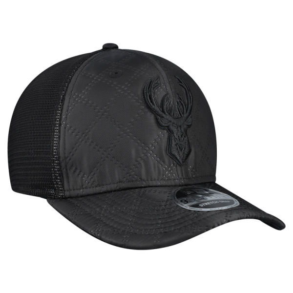 Бейсболка Milwaukee Bucks New Era Black Quilted 9SEVENTY Trucker