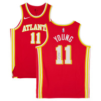 Игровая джерси Trae Young Atlanta Hawks Autographed Fanatics Authentic Red Nike Icon Edition Swingman