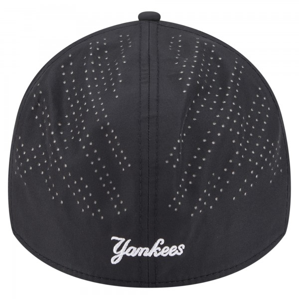 Бейсболка New York Yankees New Era Black Night 39THIRTY