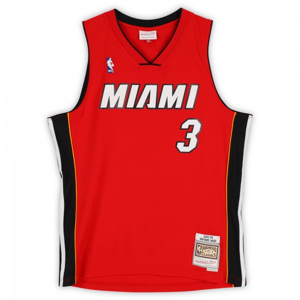 Игровая джерси Dwyane Wade Miami Heat Autographed Fanatics Authentic Red Mitchell & Ness 2005-06 Swingman with Flash Inscription