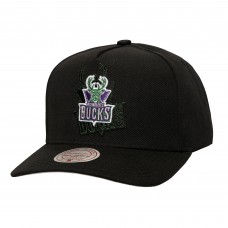 Бейсболка Milwaukee Bucks Mitchell & Ness Black Tilted Pro Pinch