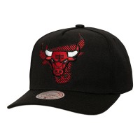 Бейсболка Chicago Bulls Mitchell & Ness Black Tilted Pro Pinch