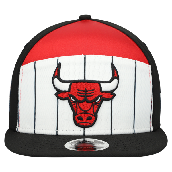 Подростковая Chicago Bulls New Era White/Black 2025 NBA Tip Off Split Panel 9FIFTY Snapback Hat
