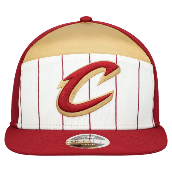 Подростковая Cleveland Cavaliers New Era White/Wine 2025 NBA Tip Off Split Panel 9FIFTY Snapback Hat