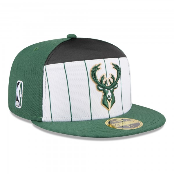 Бейсболка Milwaukee Bucks New Era White/Hunter Green 2025 NBA Tip Off Split Panel 59FIFTY
