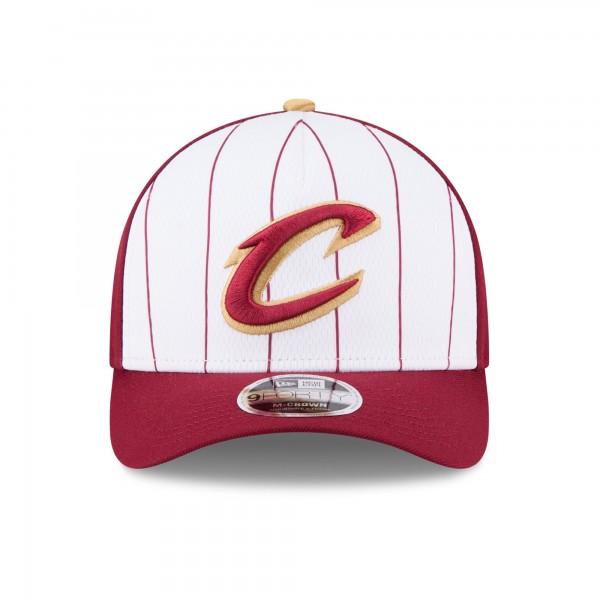Бейсболка Cleveland Cavaliers New Era White/Wine 2025 NBA Tip Off M-Crown A-Frame 9FORTY
