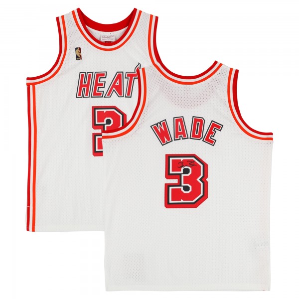 Игровая джерси Dwyane Wade Miami Heat Autographed Fanatics Authentic Mitchell & Ness 2007-08 Classic White Swingman