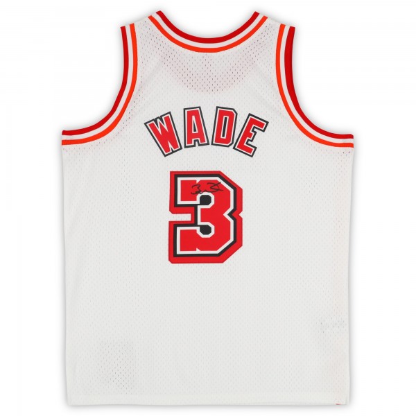 Игровая джерси Dwyane Wade Miami Heat Autographed Fanatics Authentic Mitchell & Ness 2007-08 Classic White Swingman