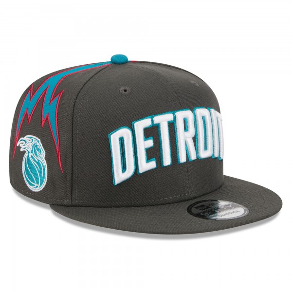 Бейсболка Detroit Pistons New Era 2025/26 City Edition 9FIFTY Snapback - Deep Pewter