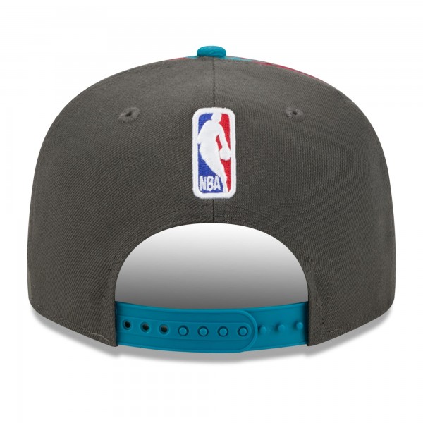 Бейсболка Detroit Pistons New Era 2025/26 City Edition 9FIFTY Snapback - Deep Pewter