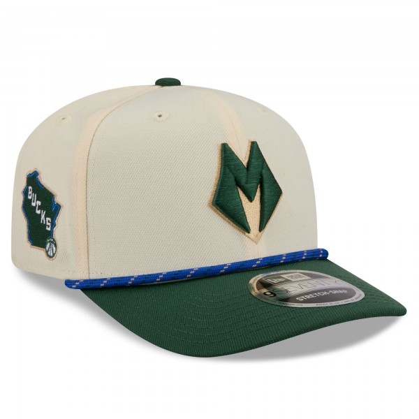 Бейсболка Milwaukee Bucks New Era 2025/26 City Edition 9SEVENTY - Cream/Hunter Green