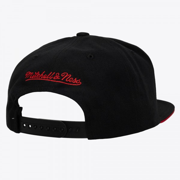Philadelphia 76ers Mitchell & Ness Red/Black Color Pop Snapback Hat